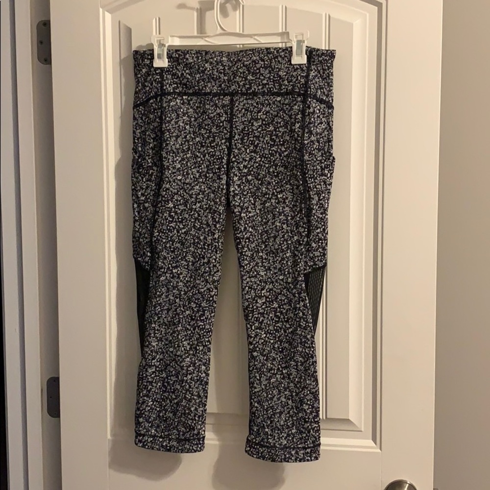 Lululemon legging super cute with thigh pockets